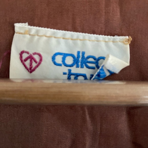 Vintage Vest. Good condition. Slight wear and tear on button. Size M. - Picture 4 of 4